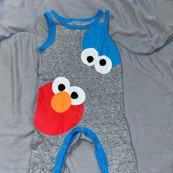 6-9m Sesame Street one piece romper Elmo and Cookie Monster with bib - Picture 2 of 2